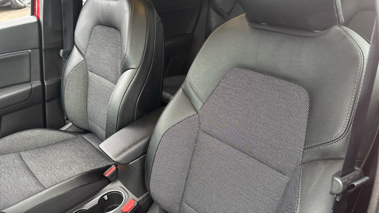 Renault Captur 1.6 E-Tech full hybrid 145 Rive Gauche 5dr Auto Hybrid Hatchback